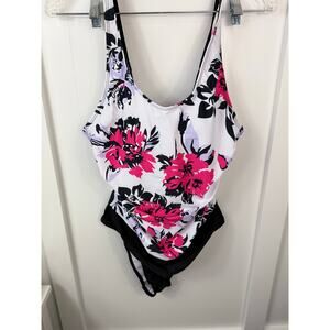 Beautiful NWTs Swimsuit Size L